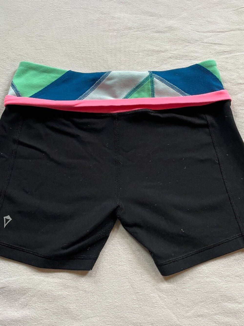 Ivivva Black Athletic Fold-Over Waist Shorts with Colorblock Waistband Girls 14